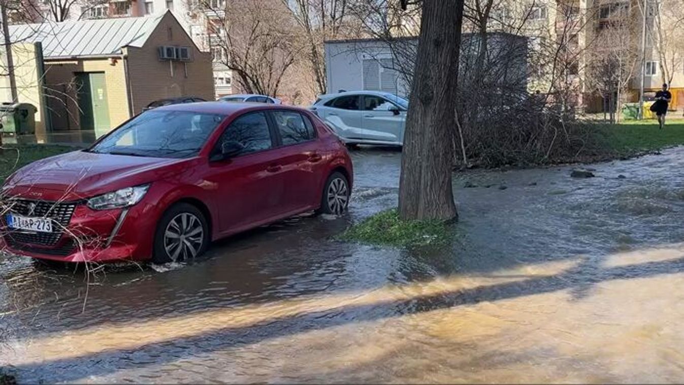 Újabb csőtörés Szegeden, most a Felső Tisza-parton tört fel a víz +videók