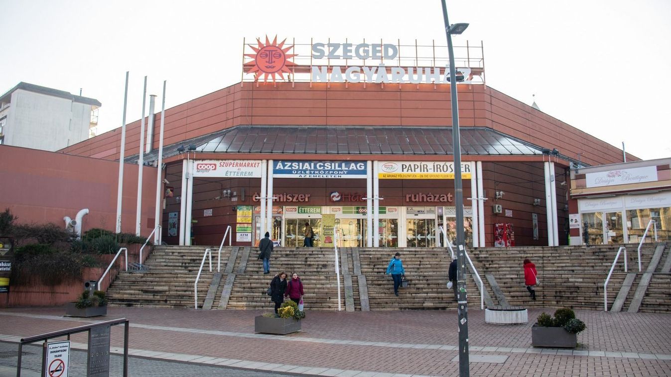 Tizenhét év után bezár a kedvelt bolt a szegedi Nagyáruházban