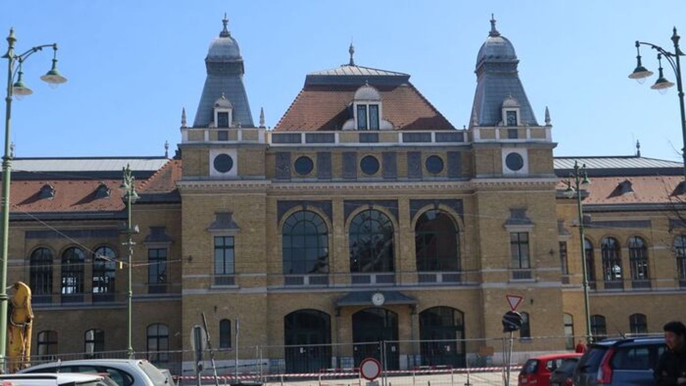 Ellepték a szegedi vasútállomást a hajléktalanok - reagált az ügyben a MÁV