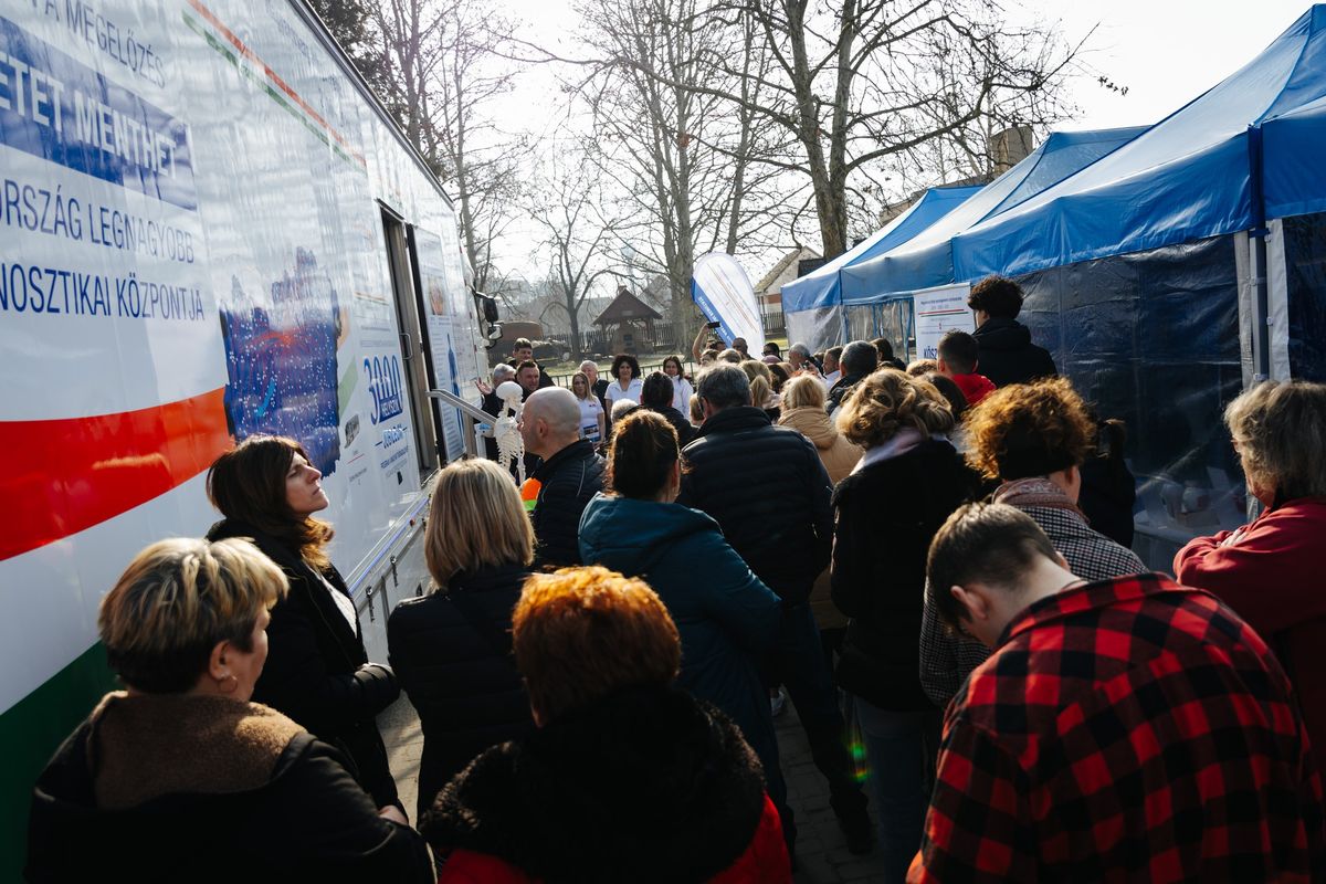 A szűrővizsgálat Zsombón is népszerű volt, sokan várták a kamiont, és vettek részt a fájdalommentes vizsgálaton 