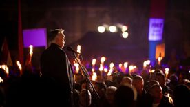 Orbán Viktor Dunaújvárosban folytatja az országjárást +élő videó