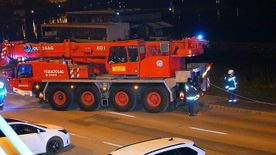 A Tiszába gurult egy autó Szegeden vasárnap hajnalban a rakparton +fotók