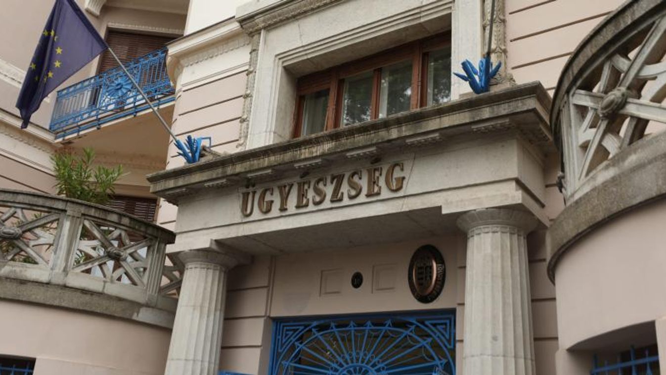 Súlyos vádak merültek fel egy szegedi tanár ellen az iskolai viselkedése miatt