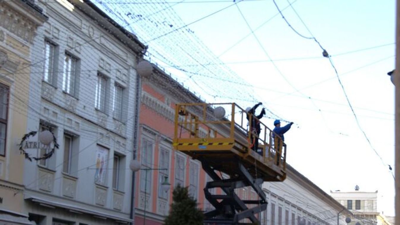 Pihenőre mennek a karácsonyi fények Szeged belvárosában +fotók