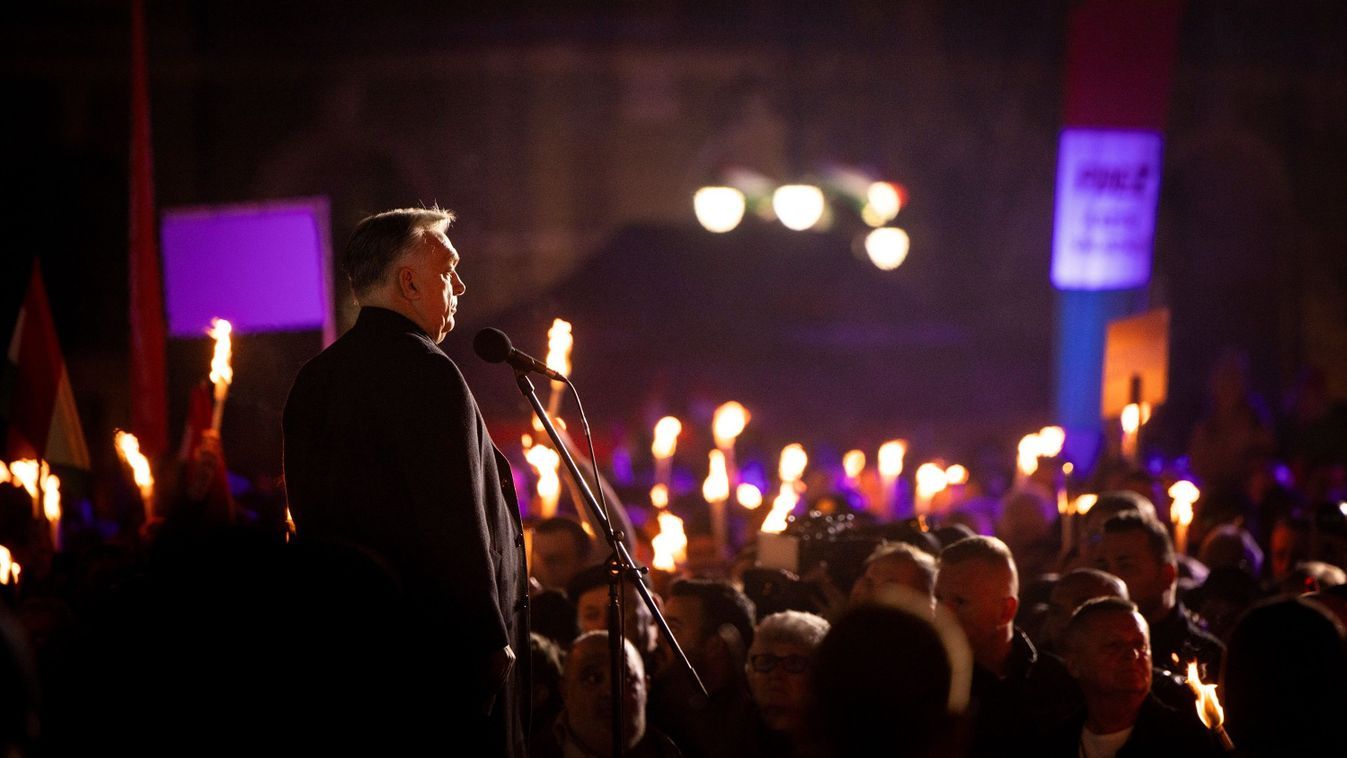 Orbán Viktor Dunaújvárosban folytatja az országjárást +élő videó
