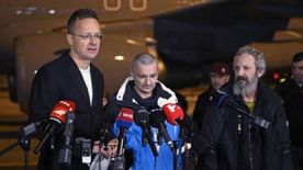 Hazaérkeztek a magyar hadifoglyok: Ukrajna hálálkodás helyett támad