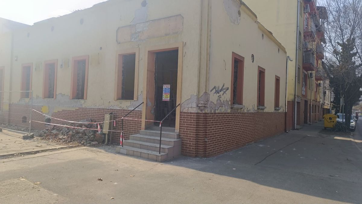 A szegedi Rózsafa söröző egykori épülete ma már inkább egy urbex fotózás helyszínére hasonlít
