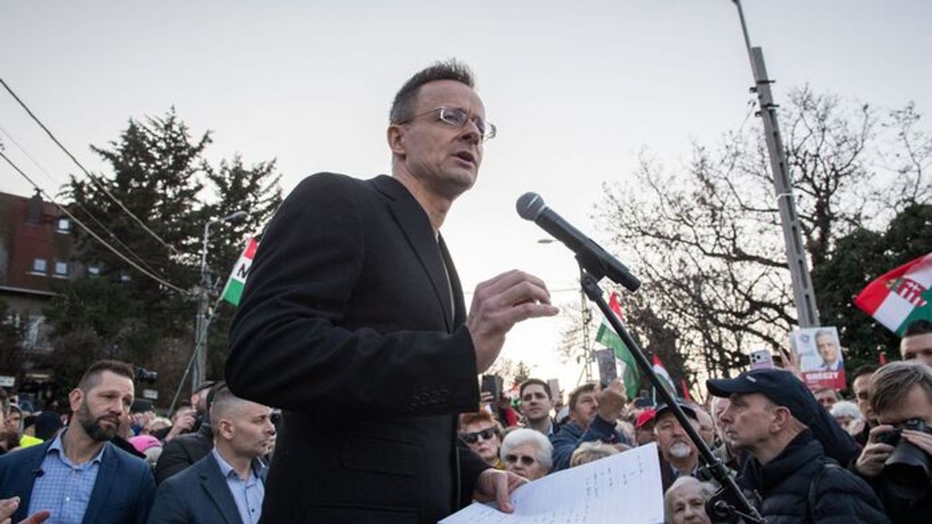Szijjártó Péter: Egyre nyíltabb az ukrán beavatkozás a magyar választásba