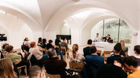 Lehetőséget kell adni a fiataloknak, hogy a szülőföldjükön alapítsanak családot