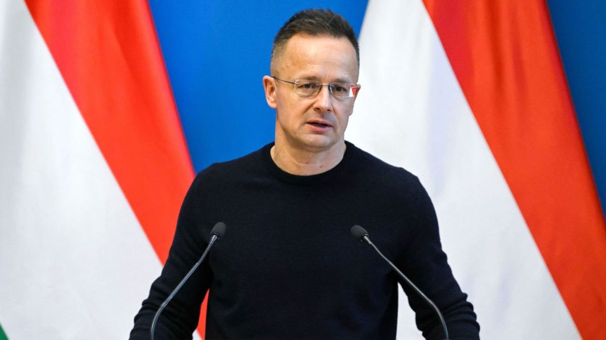 Szijjártó Péter szerint az ukrán propaganda álhírekkel akarja segíteni a Tisza Pártot a választáson. Fotó: Facebook/Szijjártó Péter