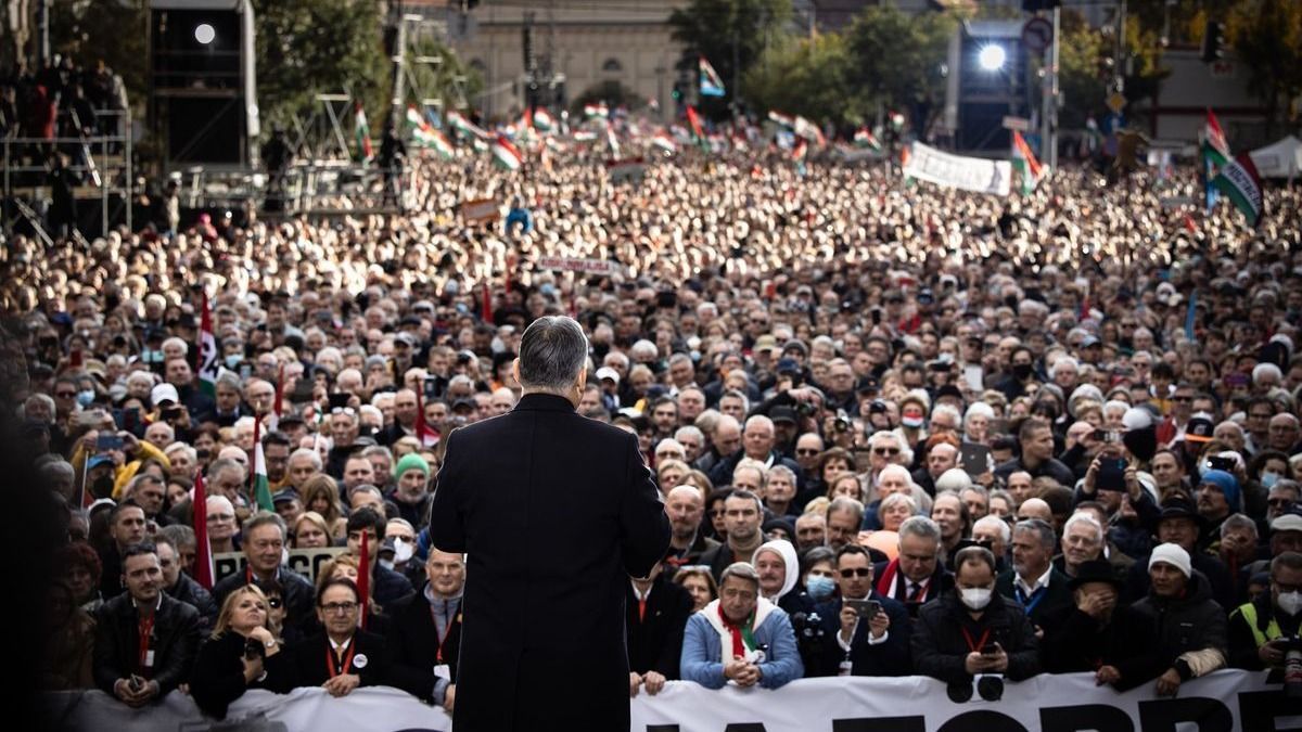 Ezúttal is Orbán Viktor beszédével zárul a Békemenet. (Forrás: Orbán Viktor Facebook-oldala)