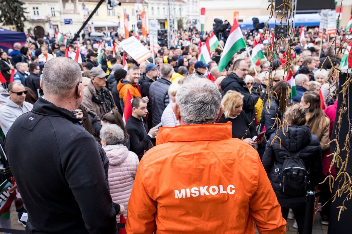 Orbán Viktort Miskolcon is Békemenettel várták. Fotó: Miniszterelnöki Kabinetiroda