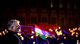 Egyre durvábbak a beavatkozások a Tiszát támogató Kijevből, Orbán Viktor állja a sarat