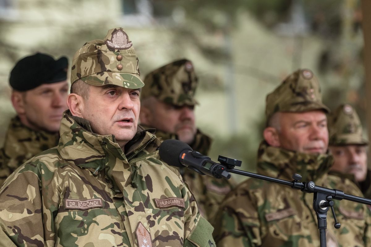Böröndi Gábor: a honvédség kivonta Irakból az Erbílben szolgáló magyar katonákat. (Fotó: Katona Tibor / MTI Fotószerkesztõség)