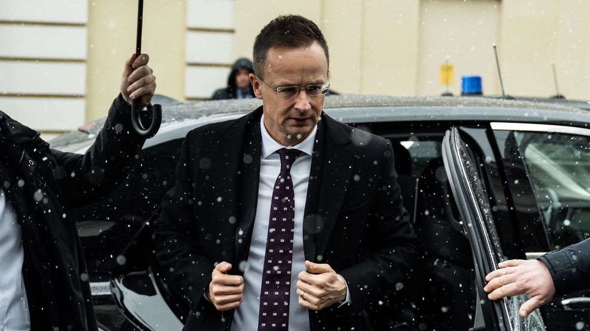 Szijjártó Péter hangsúlyozta, hogy a Török Áramlat elleni támadás Magyarország szuverenitását veszélyezteti. Fotó: Facebook