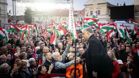 A Békemenet óta megállíthatatlan a jobboldal: Orbán Viktor országszerte tarol