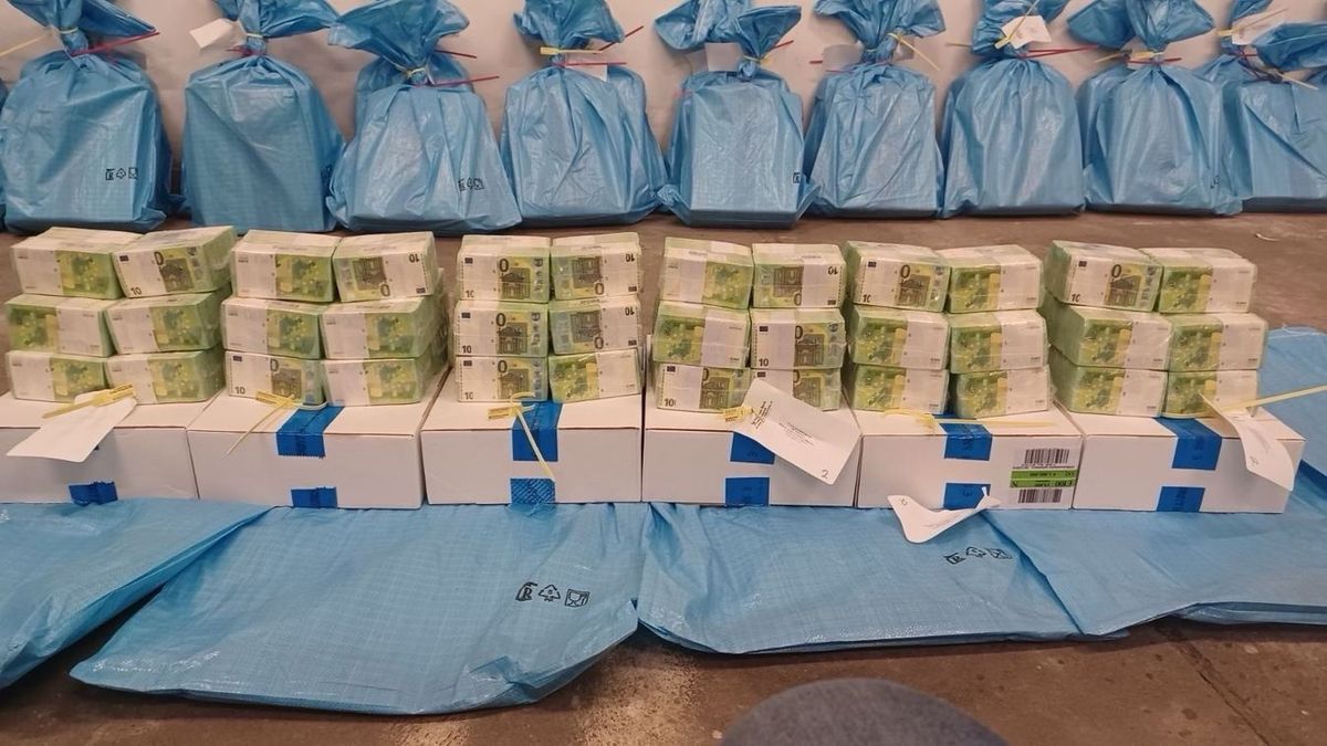 Kilenc gyanús jel utal arra, hogy az aranykonvoj nem tiszta pénzt vitt. Fotó: MTI