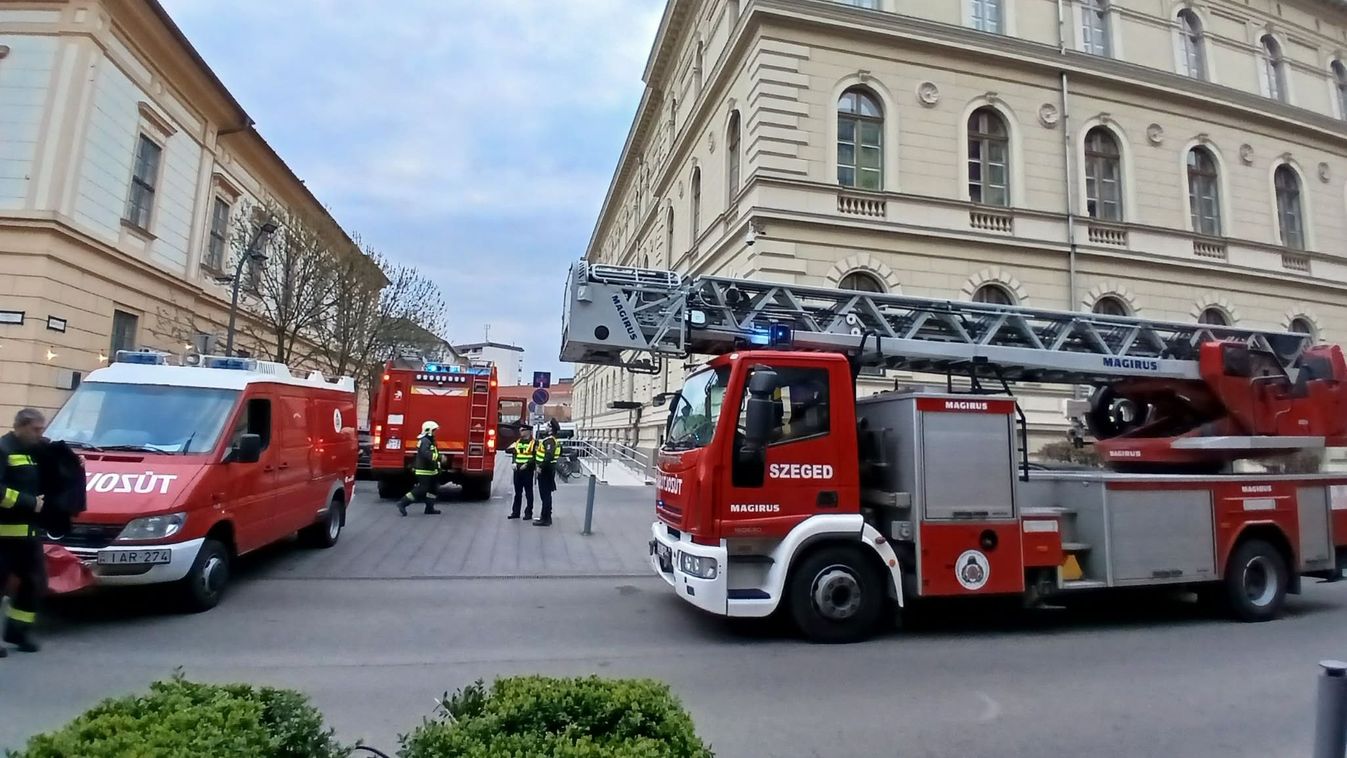 Füsttel telt meg a pince: tűz volt egy szegedi vendéglátóhelyen +fotók