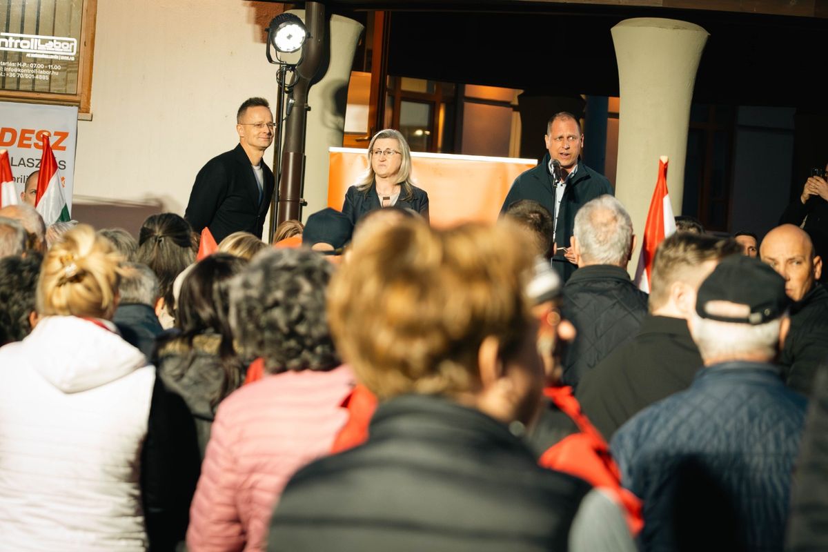 Szijjártó Péter Makón tartott fórumot