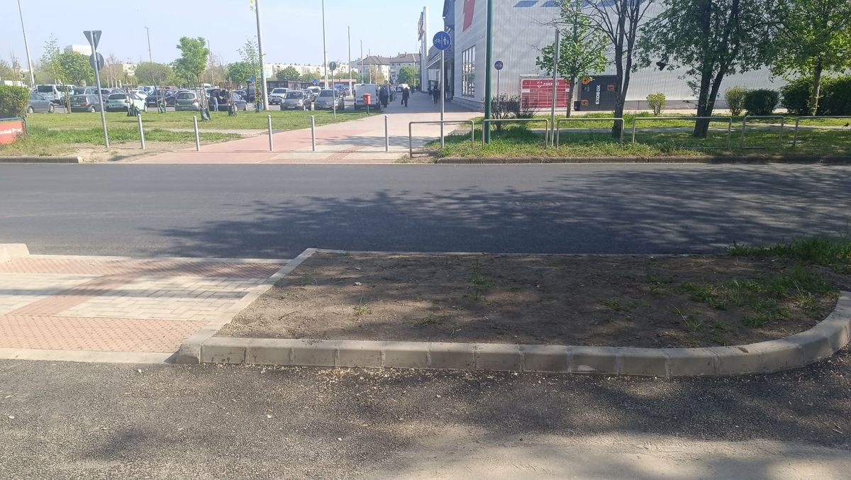 Látványos fordulat a Rókusi Tesco melletti zebra kapcsán