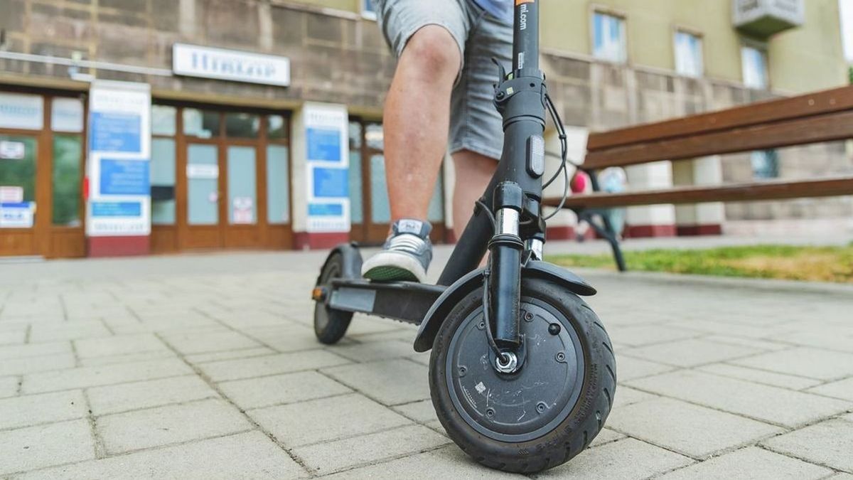 A magyar utakon közlekedő e-roller állomány nagy része ma is biztosítatlan. Fotó: Laczkó Izabella