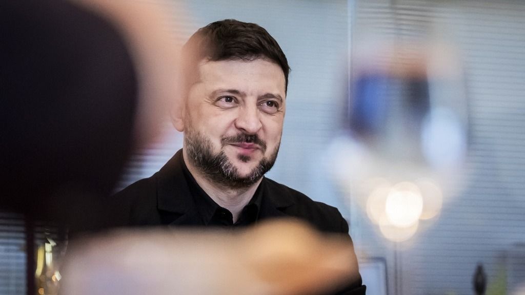 Zelenszkij kimenekített fekete pénzéből finanszírozhatják Magyar Pétert. Fotó: AFP