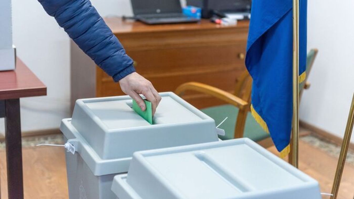 Ma választ az ország: 7,5 millió szavazó dönt a jövőről