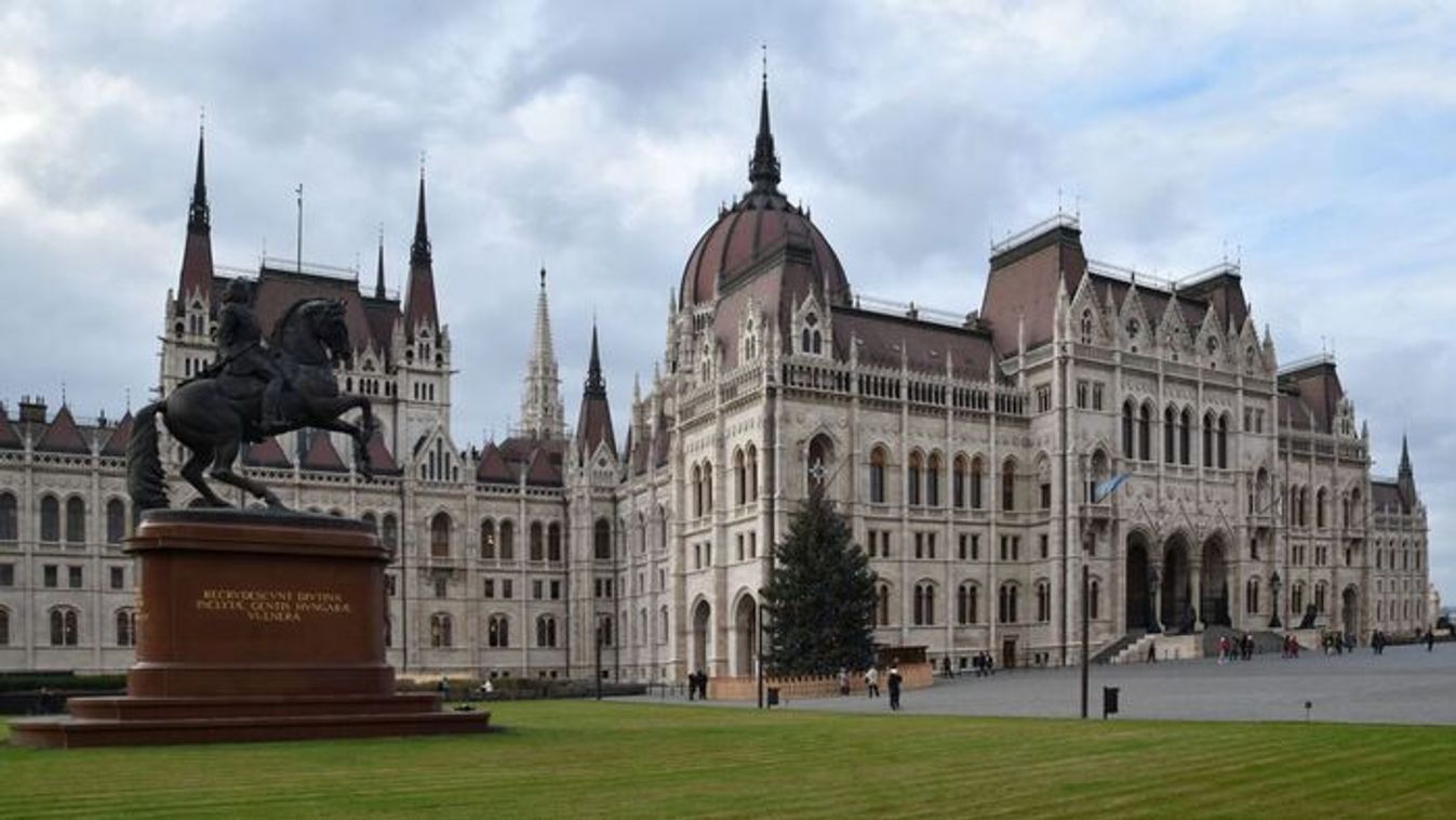 Nem a karmelitában lesz Magyar Péter irodája