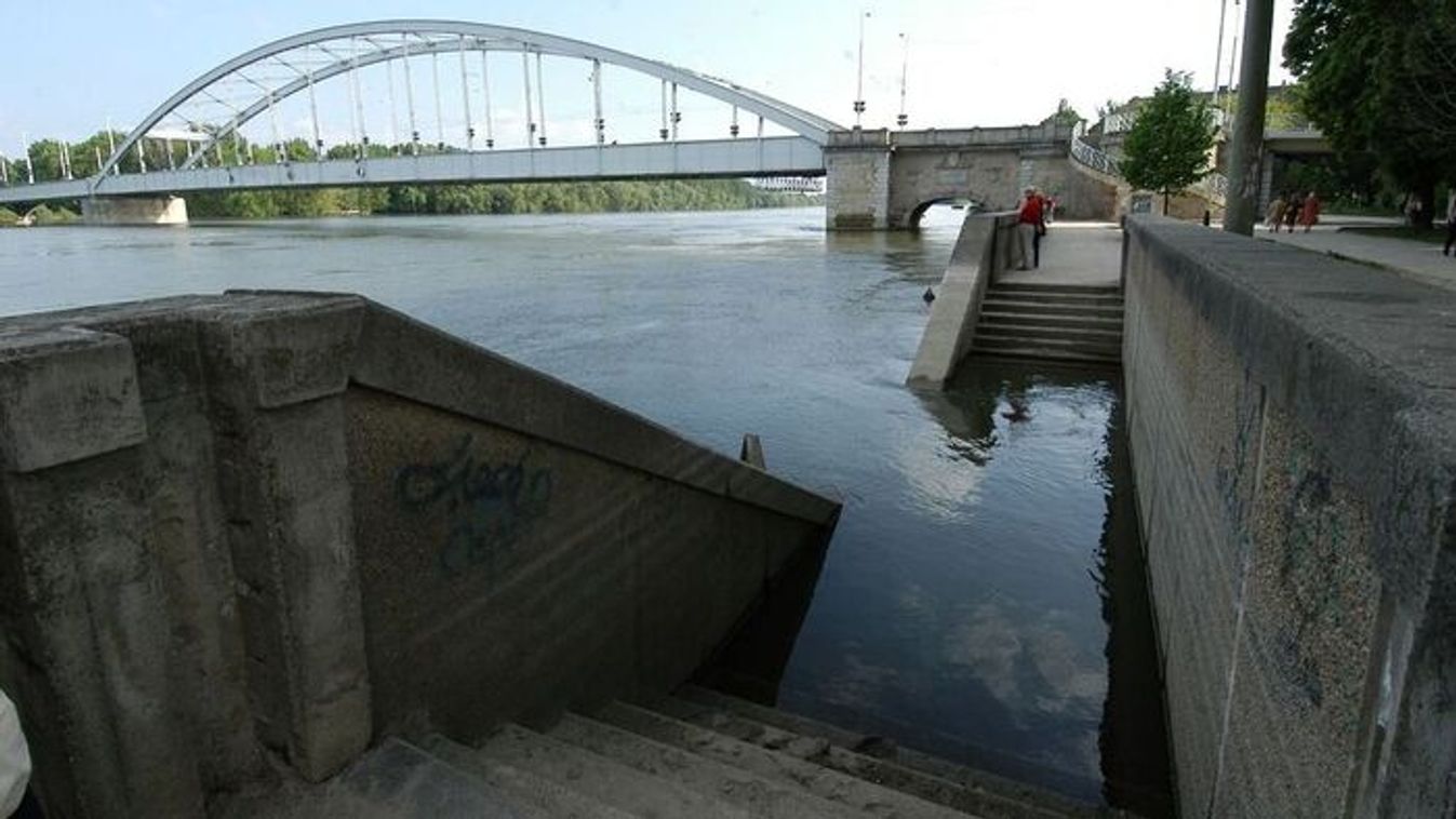 Húsz éve ezen a napon: történelmi rekordot döntött a Tisza Szegednél