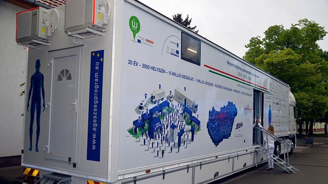 Szegeden is megáll a szűrőbusz, bárki részt vehet rajta