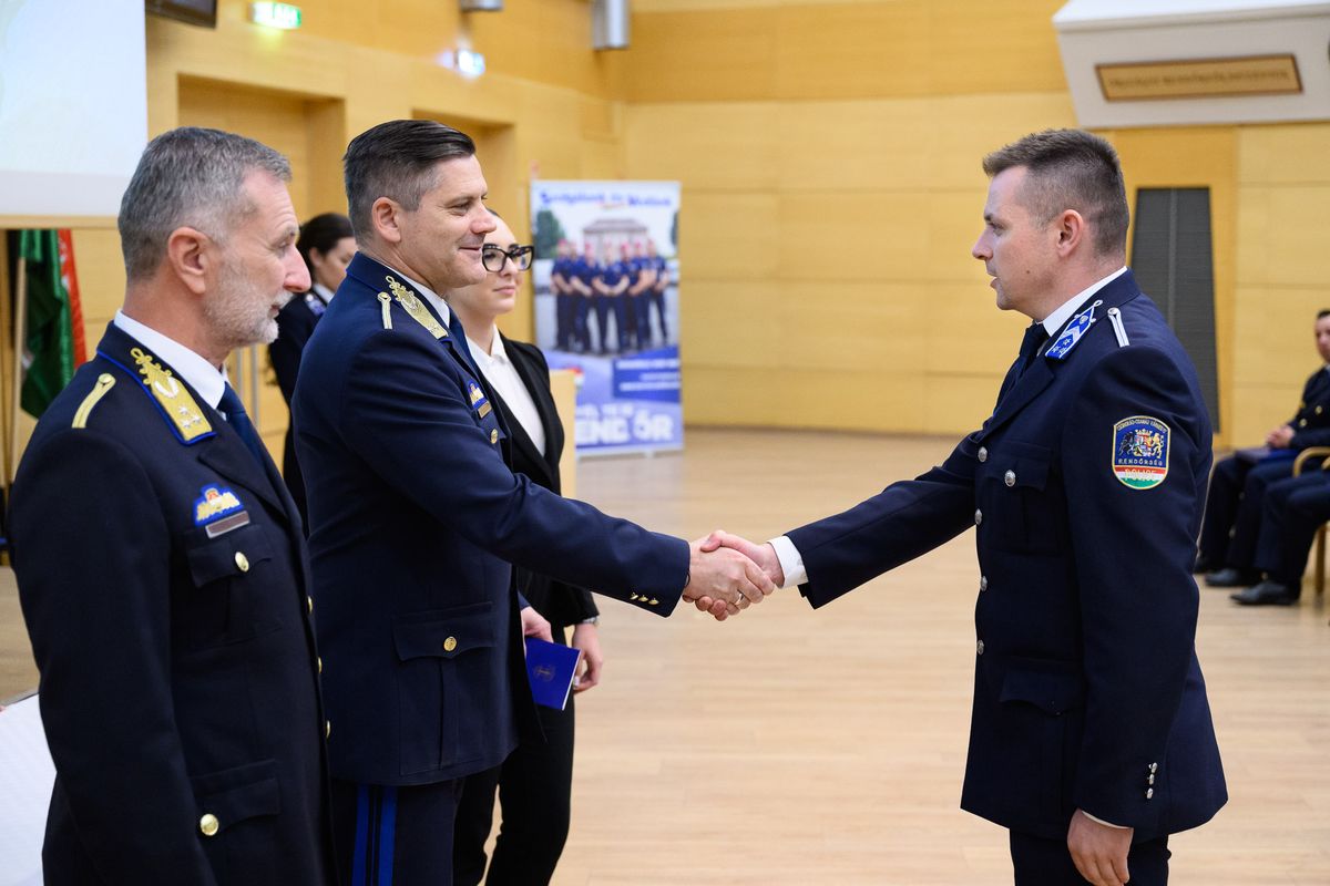A rendőrség napján országszerte elismeréseket is átadtak