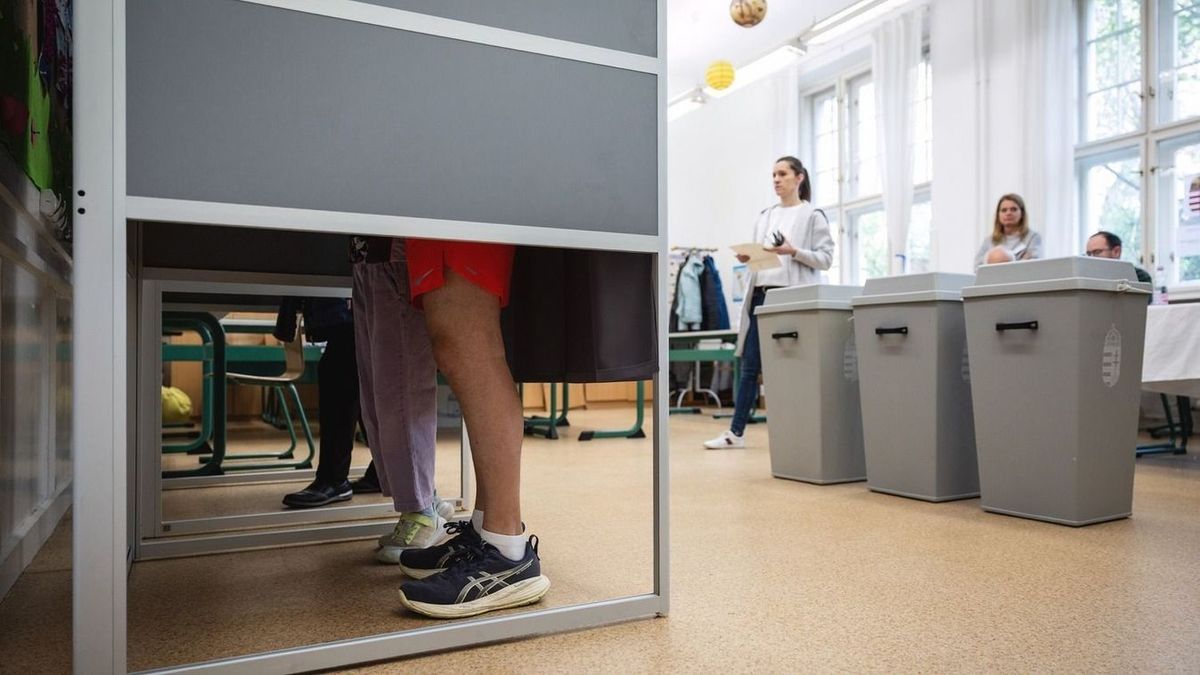 Sokan szavaztak már a vasárnapi országgyűlési képviselő-választáson. (Fotó: MTI)