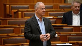 Kósa Lajos sem veszi fel a parlamenti mandátumát