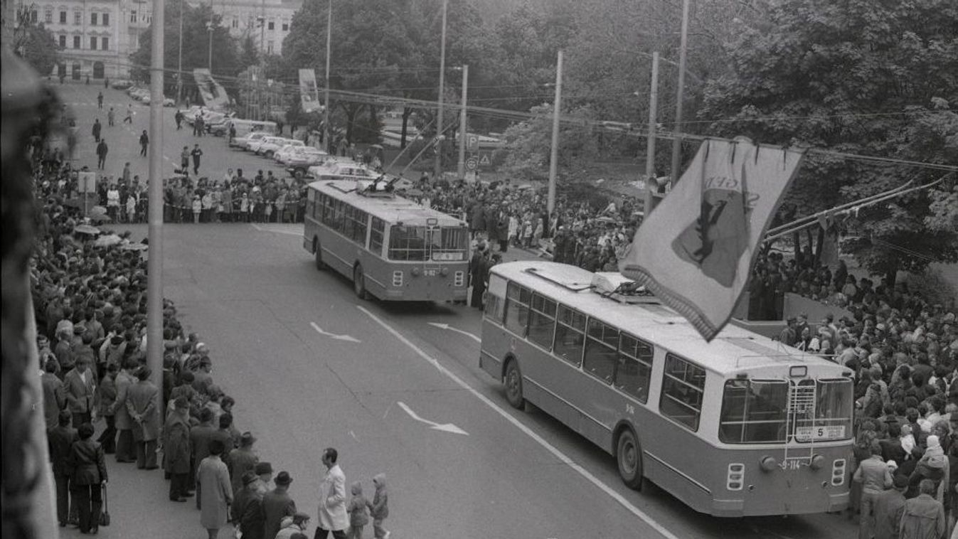47 évvel ezelőtt Szegeden indult az első vidéki trolijárat +archív fotók