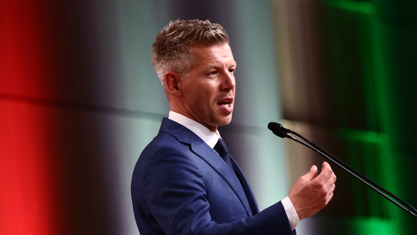 Magyar Péter bejelentette: a Tisza nem szavazza meg Szijjártó Pétert