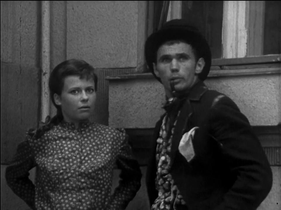 A Kakuk Marci szerencséje egy olyan örökzöld magyar film, amely a leleményes kisember túlélési stratégiáin keresztül mutatja be a hazai vidék keserédes valóságát. Fotó: IMDB