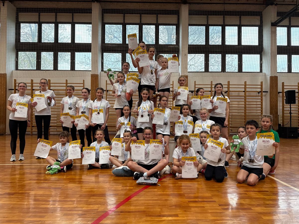 Mórahalom fiatal sportolói 72 érmet szereztek a megyei kötélugró döntőn. Fotó: Facebook/Mórahalom