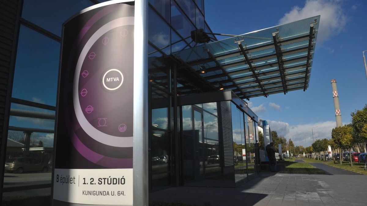 A Tisza Párt élén álló Magyar Péter leállítaná a közmédia híradásait. Fotó: Illusztráció/Mediaworks