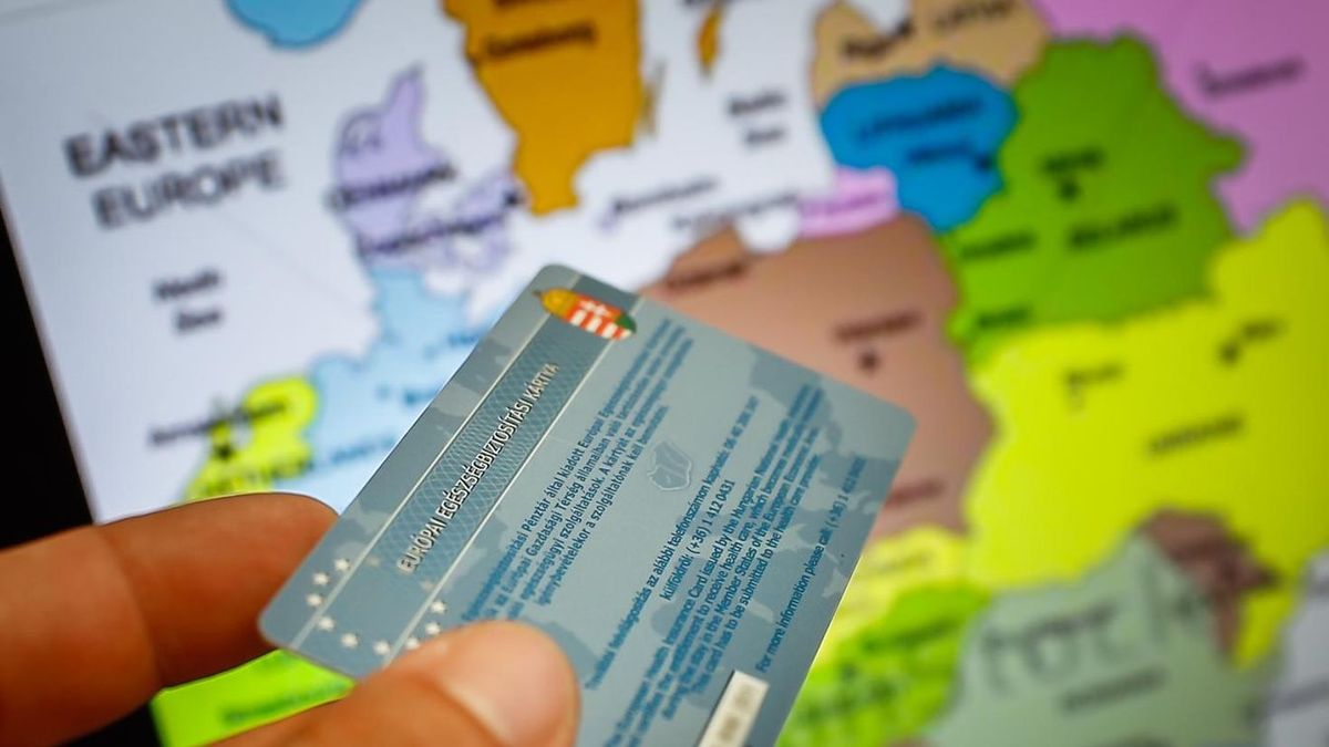 A nyári időszakban Szegeden is különösen megnő az igény az egészségbiztosítási kártyákra és az okmányügyintézésre