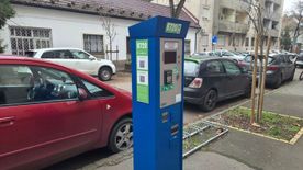 Változik a szegedi parkolás az ünnepen: Mutatjuk a hétvégi menetrendet!