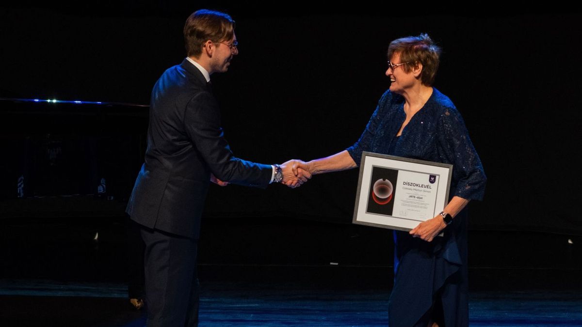 Karikó Katalin az első JATE-díj átadó gálán