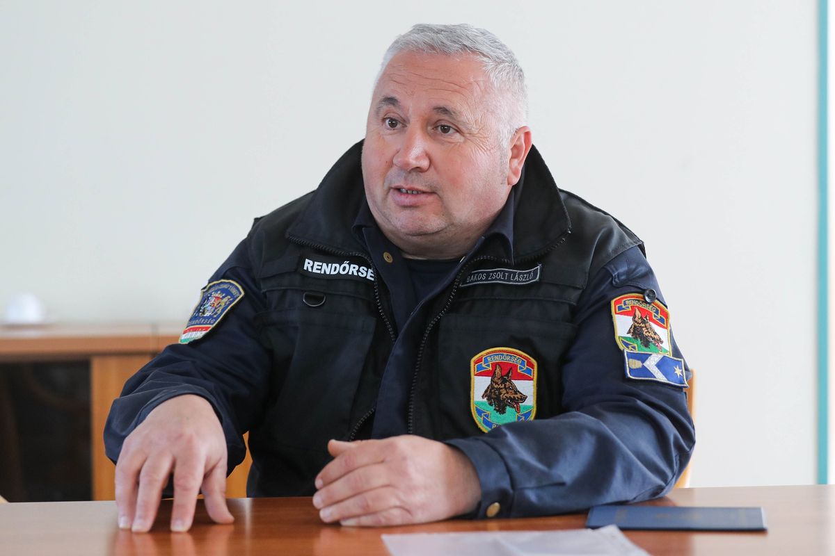 A határrendészet veteránja 33 éve őrzi kutyáival a szegedi régió nyugalmát. Fotó: PETER MAROSFALVI.