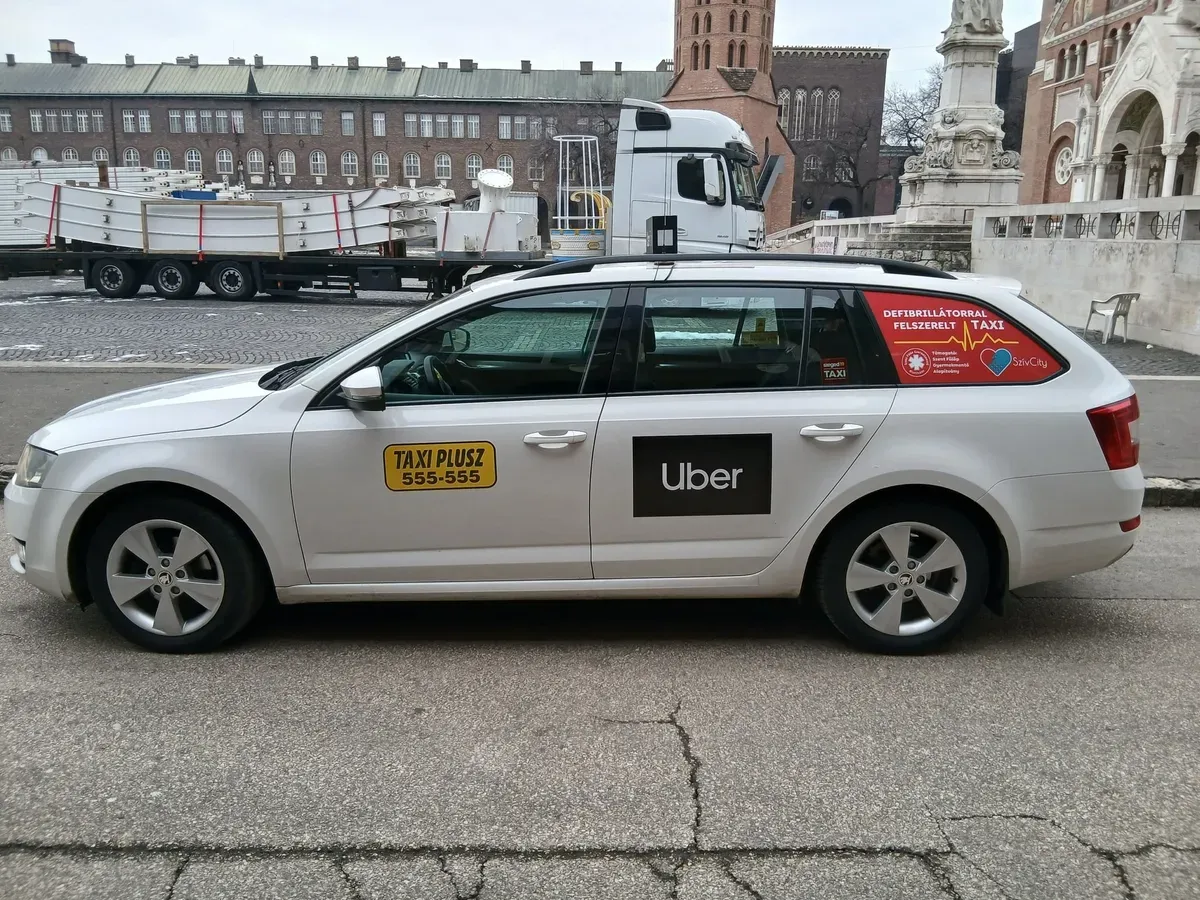 Életmentő döntést hozott a szegedi taxis, amikor visszavitte utasát a kórházba. Fotó: Berinszki Zoltán 