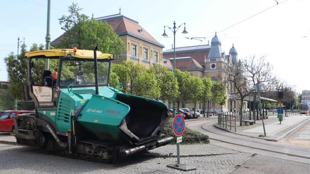 Több mint egy hónapja dolgoznak a Nagyállomás környékén.