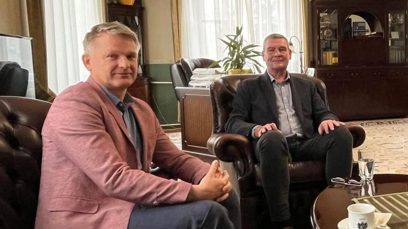 "A teljes elhatárolódás lenne az egyetlen elfogadható lépés"