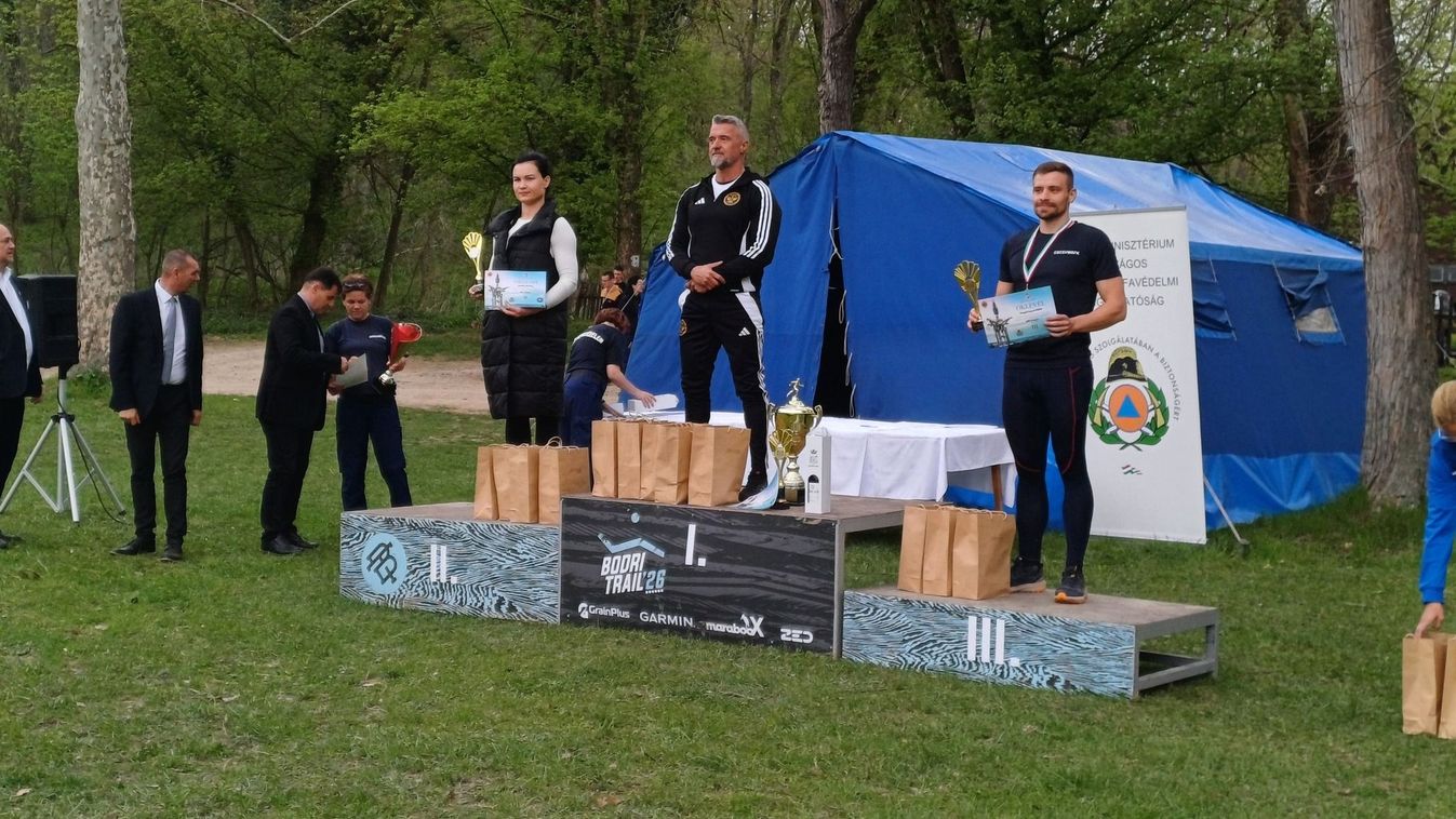 Szekszárdi hegyek között lett dobogós a vármegye rendőrcsapata +fotók