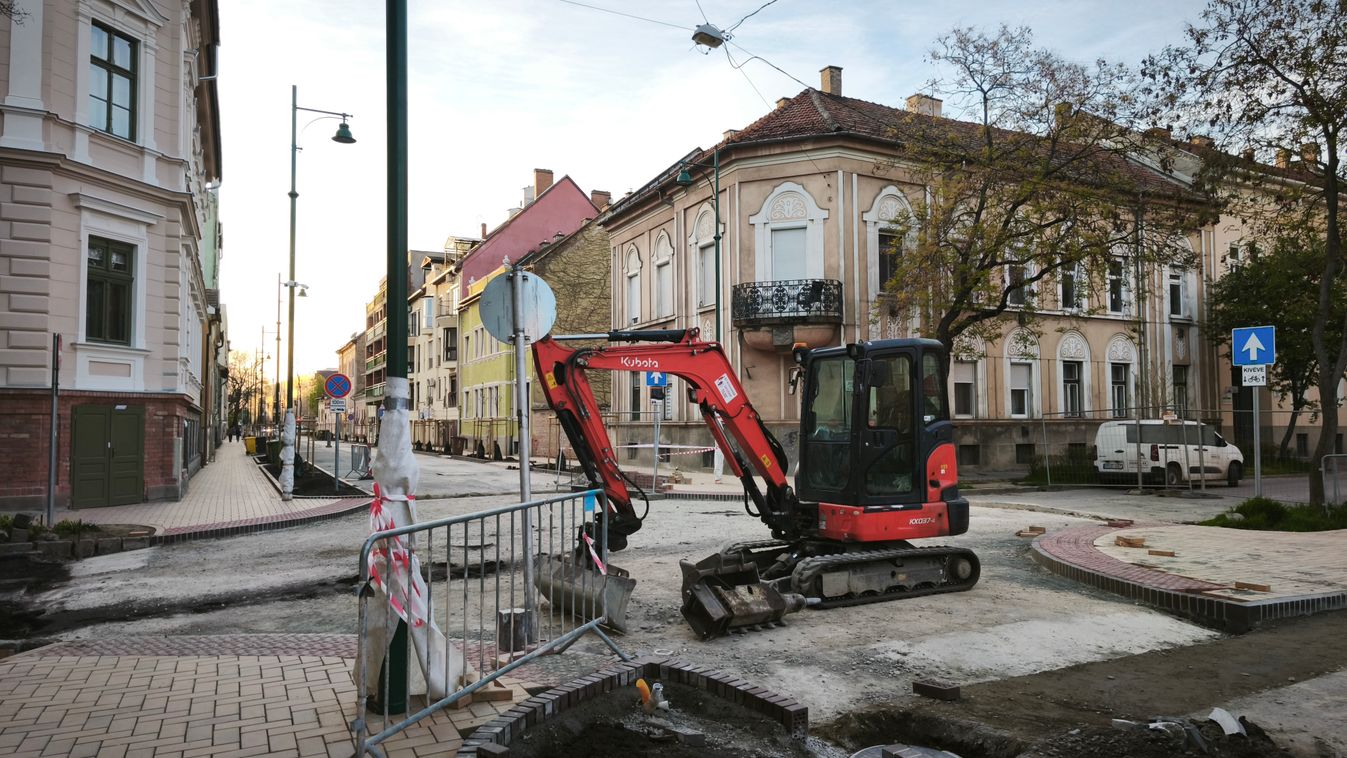 Újabb mérföldkőhöz ér a felújítás: lezárták a Gogol utca egy szakaszát