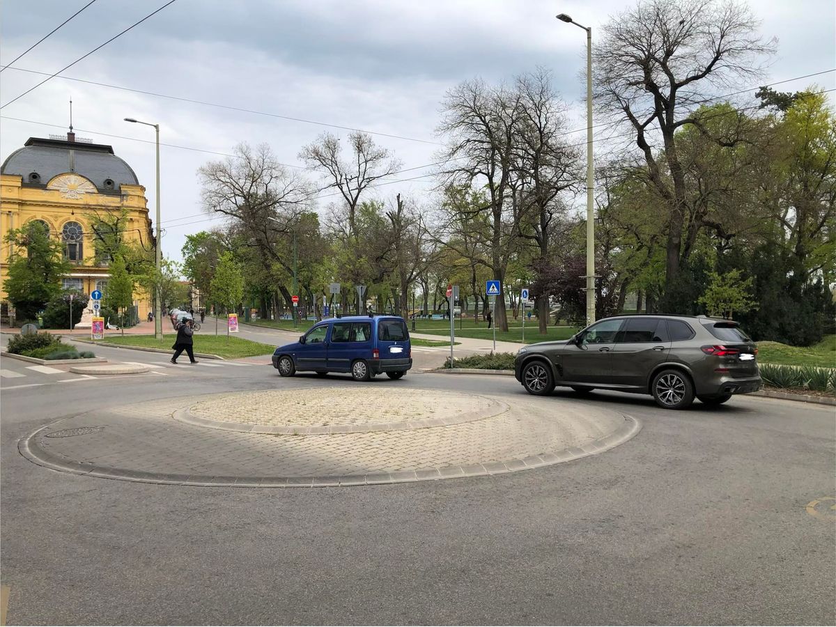 Fontos üzenetet kaptak a szegedi autósok