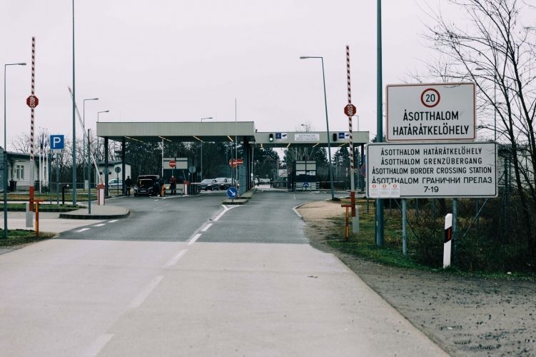 A szegedi ingázók számára nagy könnyebbséget jelent a határ nonstop üzeme. Fotó: police.hu/illusztráció. 
