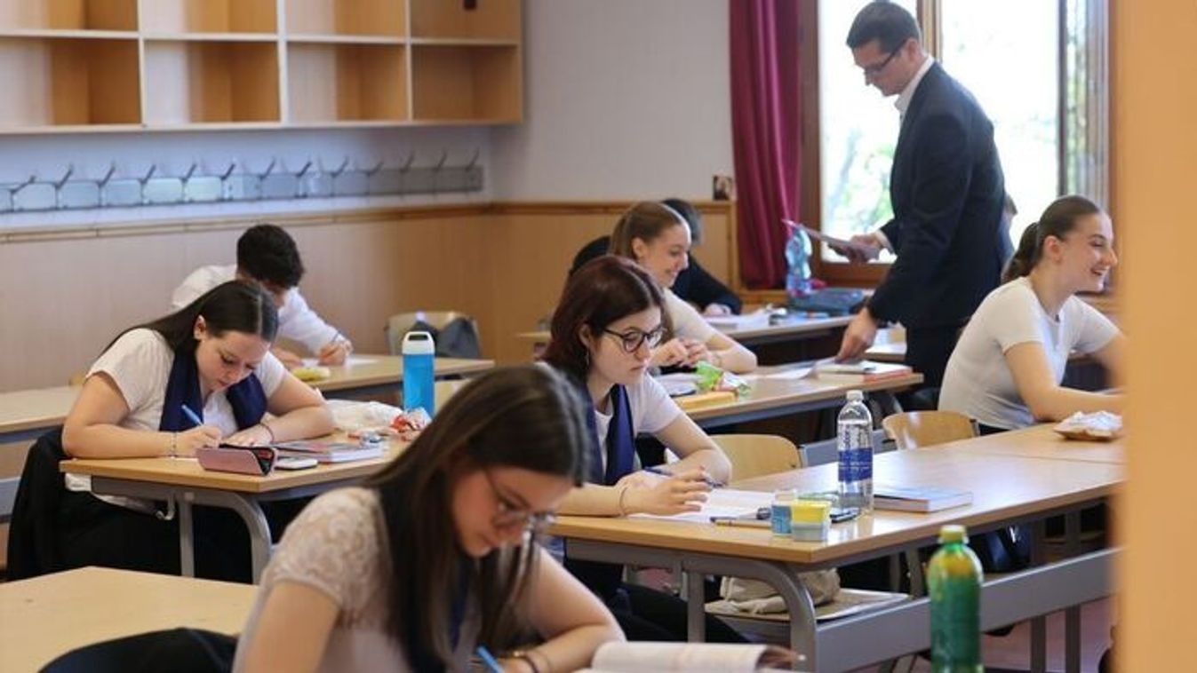 A múlt nagy kérdéseiből vizsgáznak ma az érettségizők
